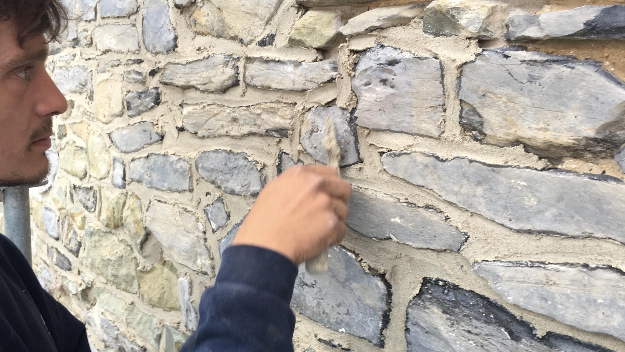 breuksteen voegwerk restauratie P.NIJS erfgoed aannemer P.NIJS Erfgoed Aannemer voor gebouwen die meesterlijk vakmanschap vereisen, meesterlijk vakmanschap, uitzonderlijk patrimonium, restauratie en conservatie.